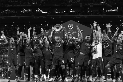 热刺做了一笔好交易：租借拜仁后腰帕利尼亚