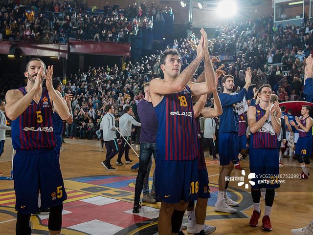 记者：罗马联系法比奥-席尔瓦团队，但若吉拉西离队他将留下（记者称罗马已接触法比奥-席尔瓦团队，但若吉拉西离队，席尔瓦将选择留队）