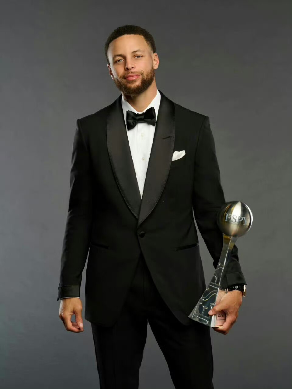 官方：荷兰队后卫哈特曼因病退出集训，不会随队出战波兰（荷兰队官方：后卫哈特曼因病退出集训，无缘对阵波兰）