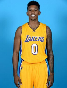 半场战报：拉齐奥1-1博洛尼亚，伊萨克森， 延斯-厄德高破门（半场比分：拉齐奥1比1博洛尼亚，伊萨克森与延斯-厄德高各建一功）