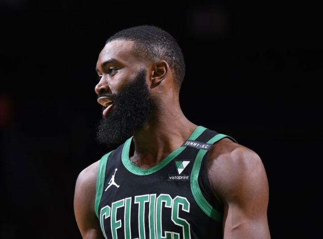 欧冠球员表现评析：C罗连续进球,（欧冠球员发挥观察：C罗连场破门）