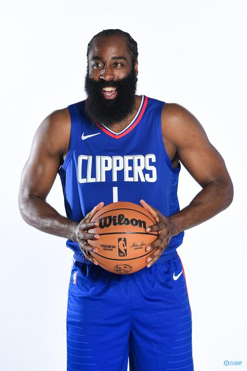 老鹰：特雷杨右膝伤势恢复顺利，约两周后复查（老鹰队：特雷杨右膝恢复良好，预计两周后复查）